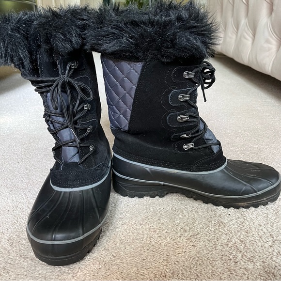 Khombu Nordic 2 Women's Black Suede Quilted Winter Snow Boots Size 11 - Picture 1 of 9